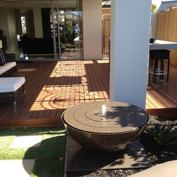 Modern Water Feature - 1000mm Diam - Outdoor Fountains