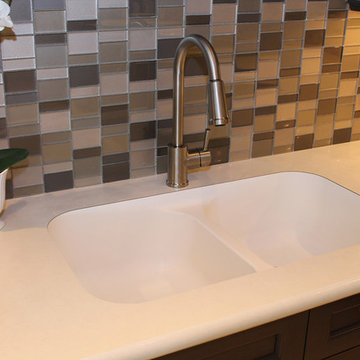 Built-In Breakfast Banquet Seating with Island Bar Kitchen