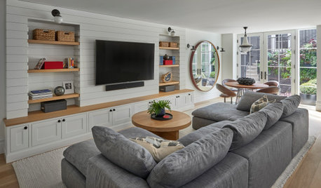 12 Living and Family Rooms With Beautiful Built-Ins