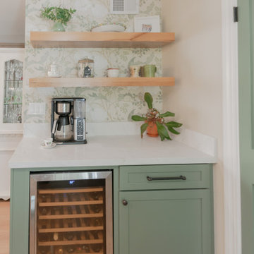 Cottage Green Kitchen: A Refined Blend of Contemporary and Nostalgic Design