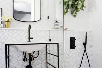 Example of a small minimalist bathroom design in Vancouver