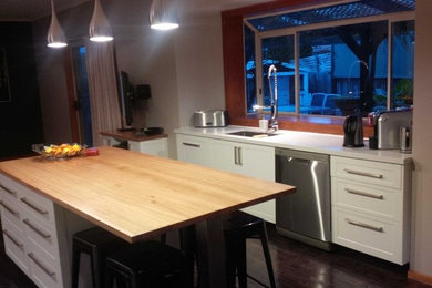 This is an example of a kitchen in Geelong.