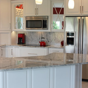 Geneseo, IL- Painted White Kitchen With Mirrored Cabinets and Full-Height Splash
