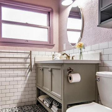 Long Beach, Modern Spanish bathroom