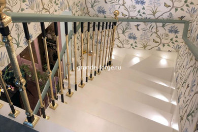 モスクワにあるおしゃれな階段の写真