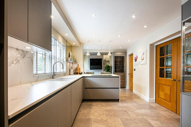 A light and bright contemporary style kitchen