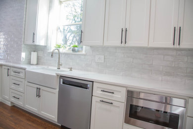 Inspiration for a modern home design remodel in Cleveland