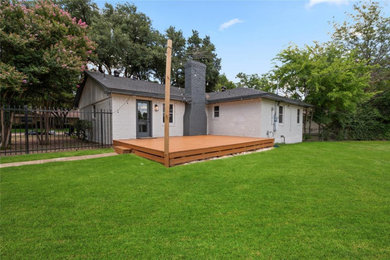 Inspiration for a deck remodel in Dallas