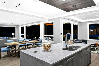 Living room photo in Vancouver