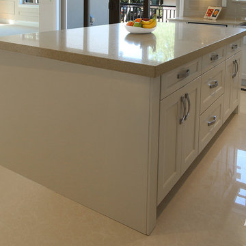 Sophisticated and Chic ( West Vancouver, BC )