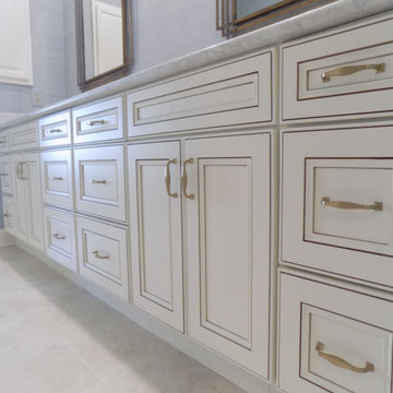 Casselberry Antique White Bathroom