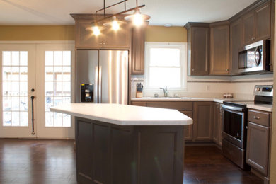 Example of a kitchen design in Louisville