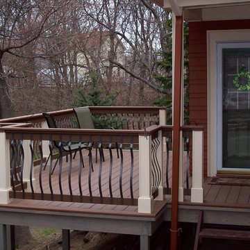 Shannon - Deck lighting using low voltage lighted post caps.