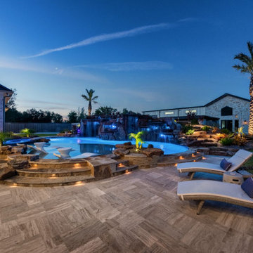 Swimming Pools & Out dooor Living