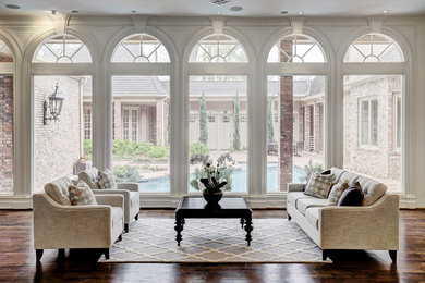 Home design - transitional home design idea in Houston