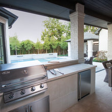 Outdoor Kitchen