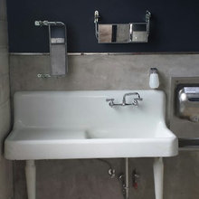 1/2 bath in mud room