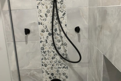 Example of a bathroom design in Wilmington