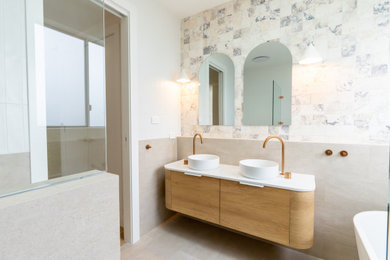 Inspiration for a bathroom in Wollongong.