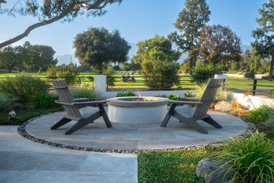 Example of a trendy patio design in Los Angeles