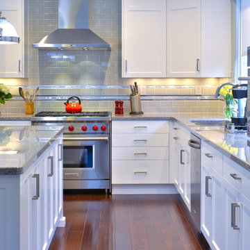 Classic White Kitchen with Contemporary Flair