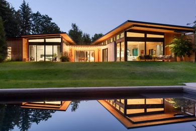 Mid-century modern exterior home idea in Denver