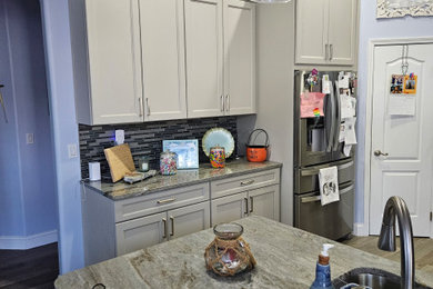 Kitchen - kitchen idea in Jacksonville