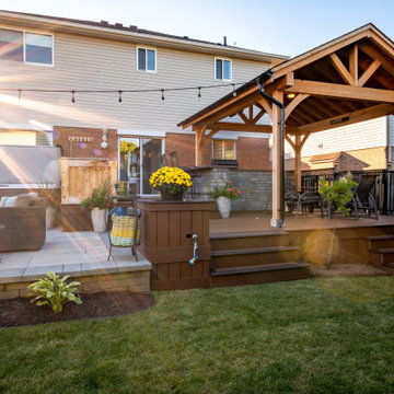 Backyard Bar and Grill