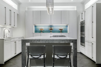 Example of a trendy kitchen design in Charleston