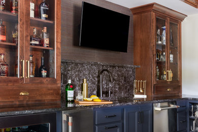 Home bar photo in St Louis