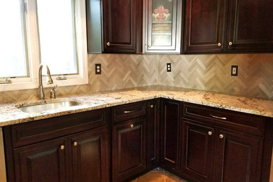 Example of a classic kitchen design in New York