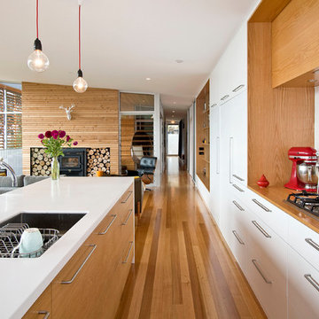 Highway House by Room 11
