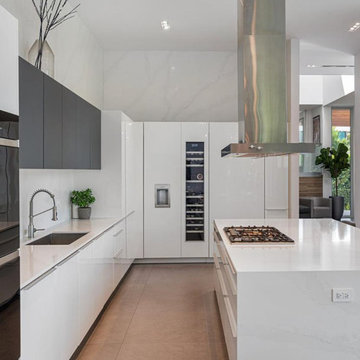 Hibiscus Island Contemporary Kitchen Design