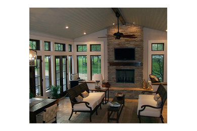Example of a minimalist home design design in Other