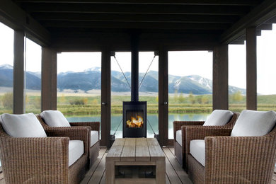 Example of a transitional deck design in Seattle