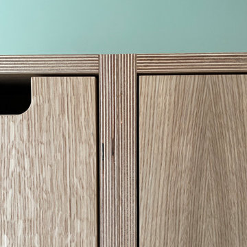 Exposed plywood edge detail - Oak veneer