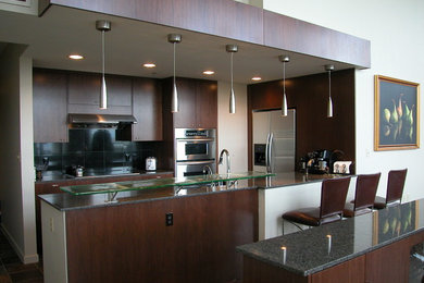 Example of a kitchen design in Seattle
