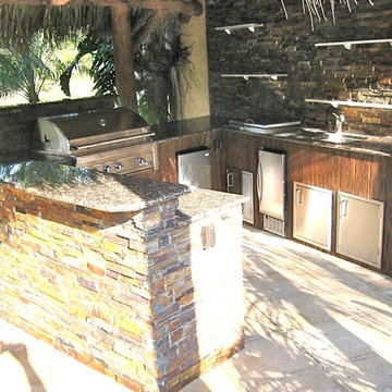 Outdoor Kitchen and Tiki Hut