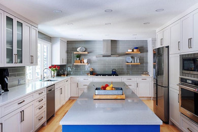Kitchen - transitional kitchen idea in Calgary