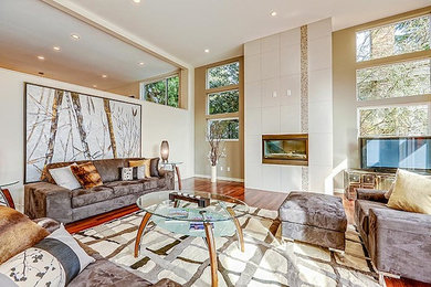 Trendy living room photo in Seattle
