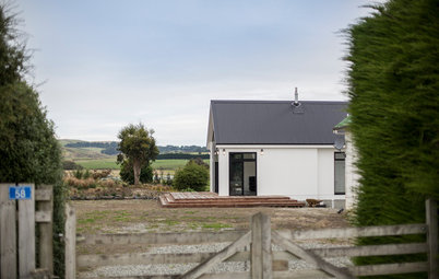Houzz Tour: Weekend Fishing Cabin Rises in New Zealand