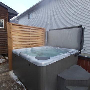 Hot tub privacy wall