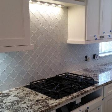 Arabesque Fleur Snow Water Jet Cut Glass Mosaic for backsplash