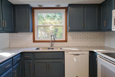 Kitchen - kitchen idea in Indianapolis