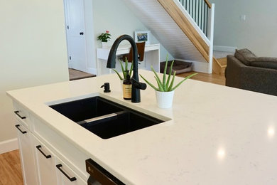 Example of a minimalist home design design in Toronto
