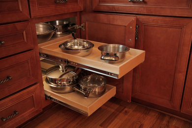 Example of a kitchen design in Richmond