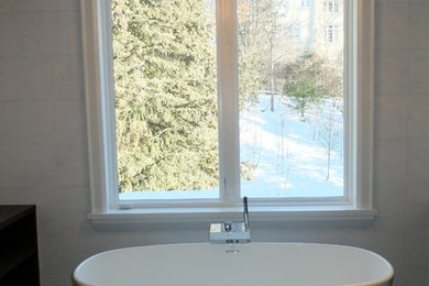 Inspiration for a modern bathroom remodel in Toronto