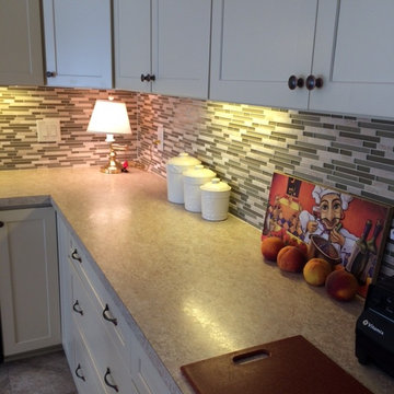 Kabinart Maple Arts & Crafts Kitchen in Ivory