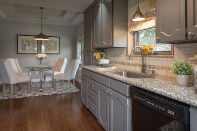 Kitchen - transitional kitchen idea in Dallas