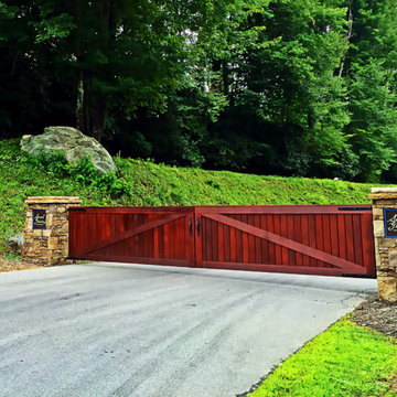 Blowing Rock Driveway Gate